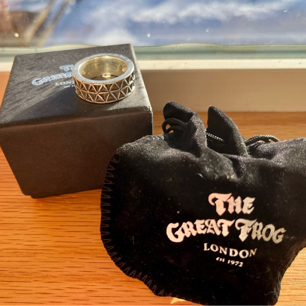 Great Frog London flower of life ring